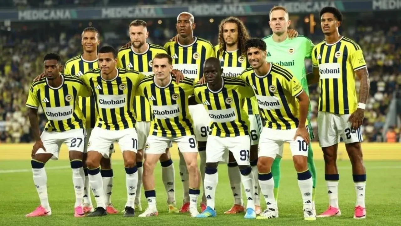 Fenerbahçe'den UEFA kadrosunda değişiklik! Yıldız isim kadroya dahil edildi
