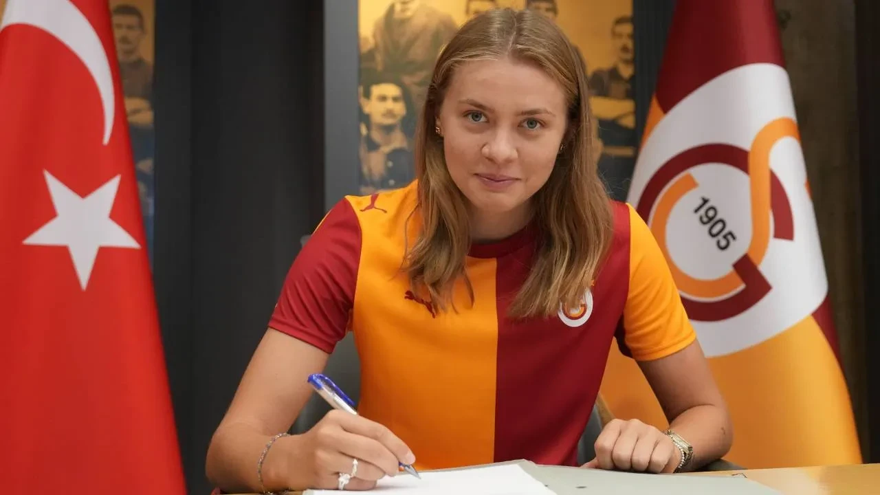 Galatasaray'dan üst üste 2 transfer! Sarı-kırmızılılar, yeni oyuncularını açıkladı