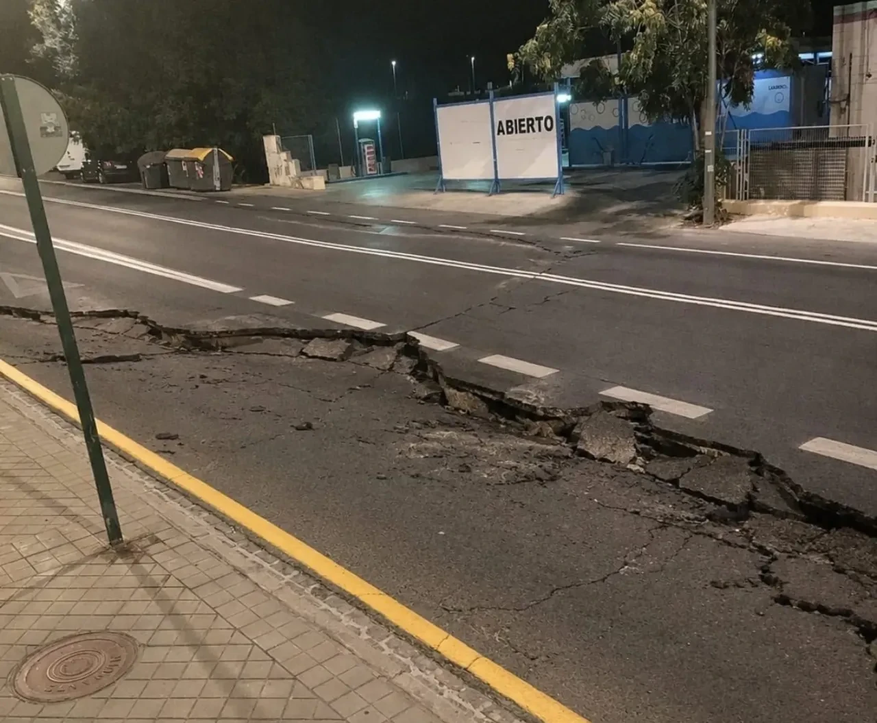 İspanya'nın turistik şehri depremle sarsıldı: Yaralılar var, sokaklar savaş alanına döndü