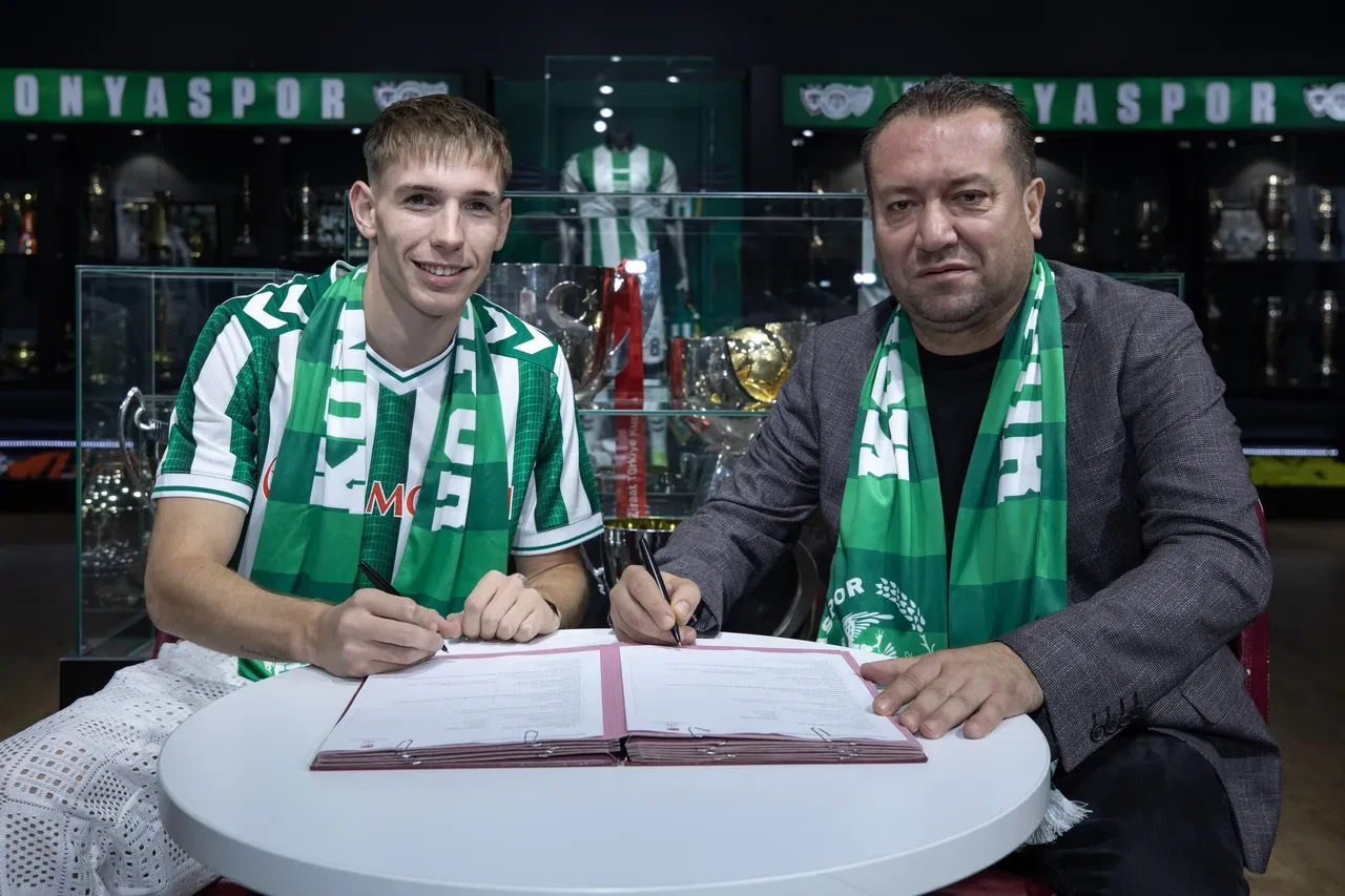 Konyaspor'a Macar orta saha! Yeşil-beyazlılar, Rajmund Toth'u kadrosuna kattı