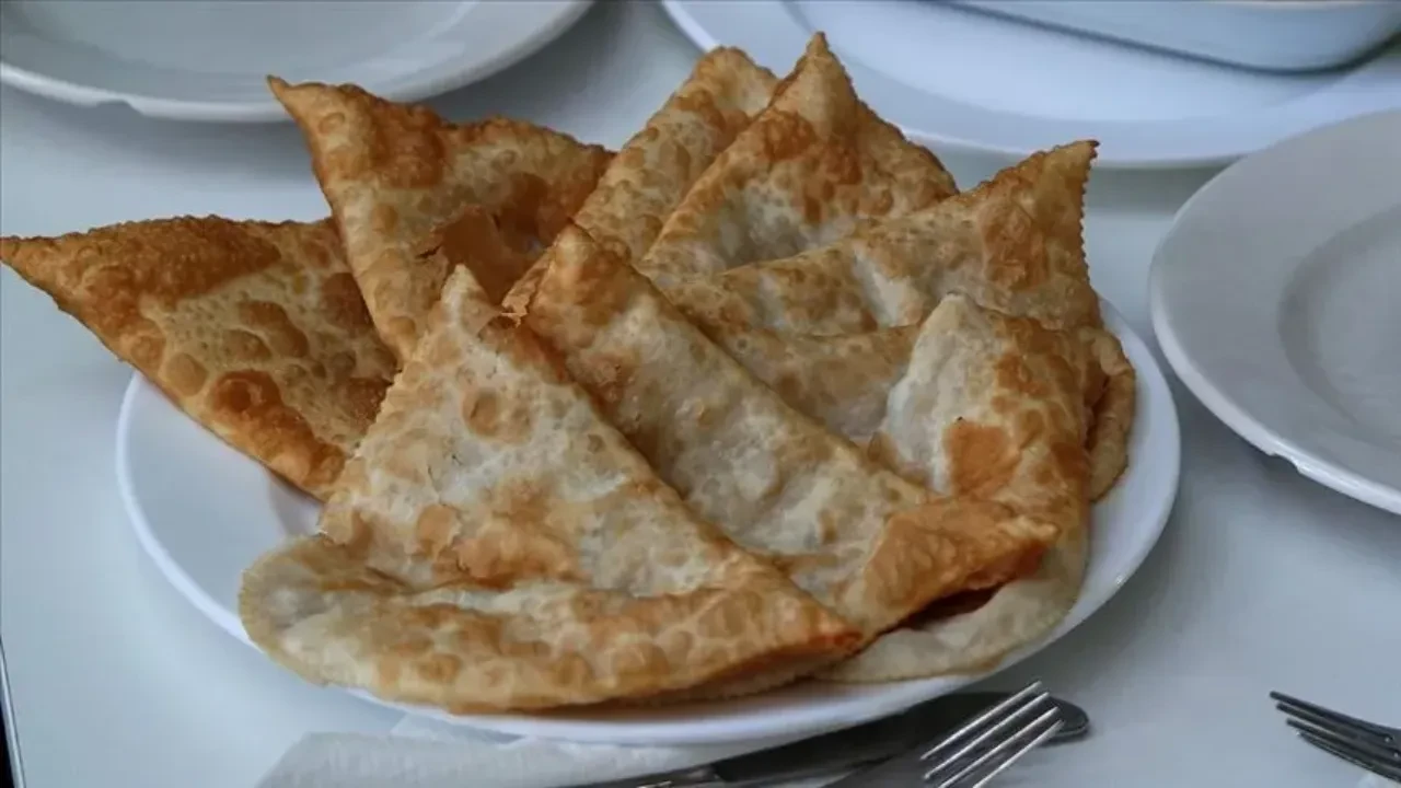 Masterchef çiğ börek nasıl yapılır? Hamurunu bu tarifle yapan tadına bayılıyor