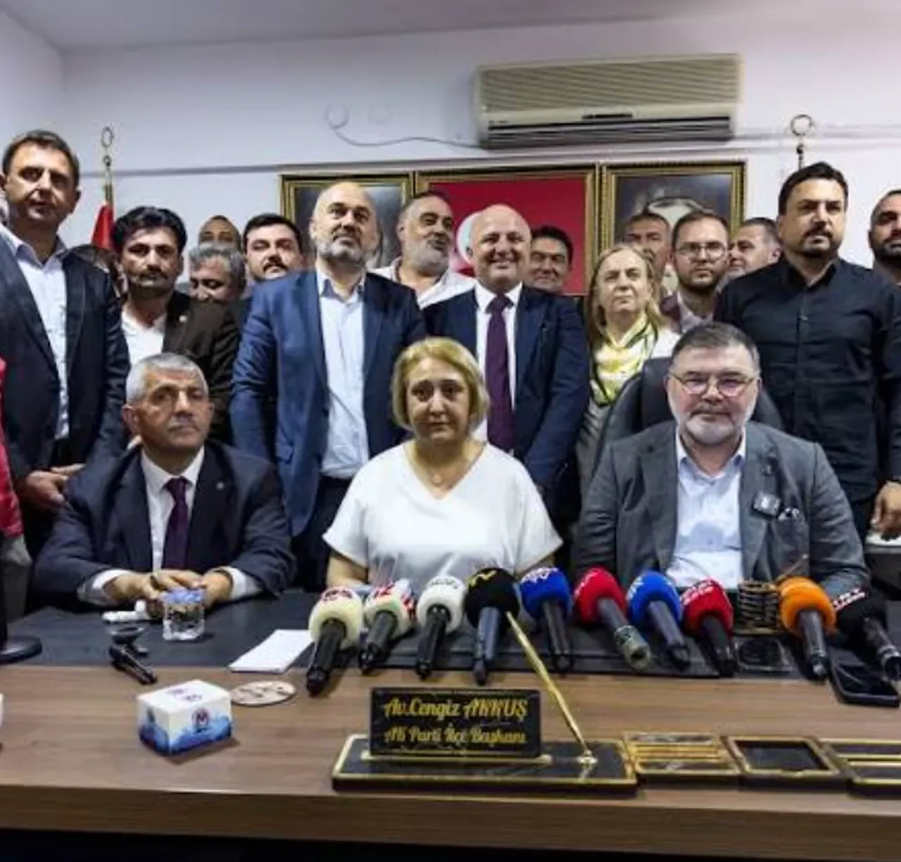Menderes'te yeni dönem başladı: AK Parti'nin adayı Asuman Şen görevi devraldı
