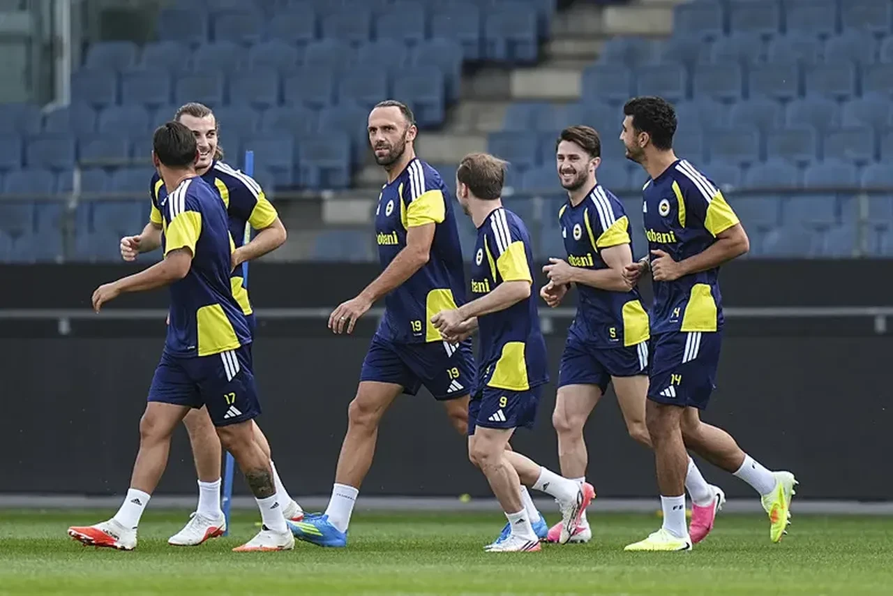 Şampiyonlar Ligi hasretine son 1 adım! Fenerbahçe - Olimpik Lyon maçı muhtemel 11'ler belli oldu