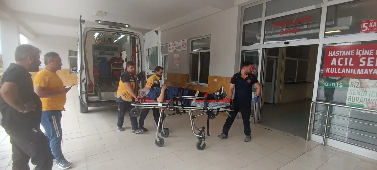Sivas'ta katliam gibi kaza! Yolcu minibüsü şarampole devrildi: 4 ölü, 10 yaralı