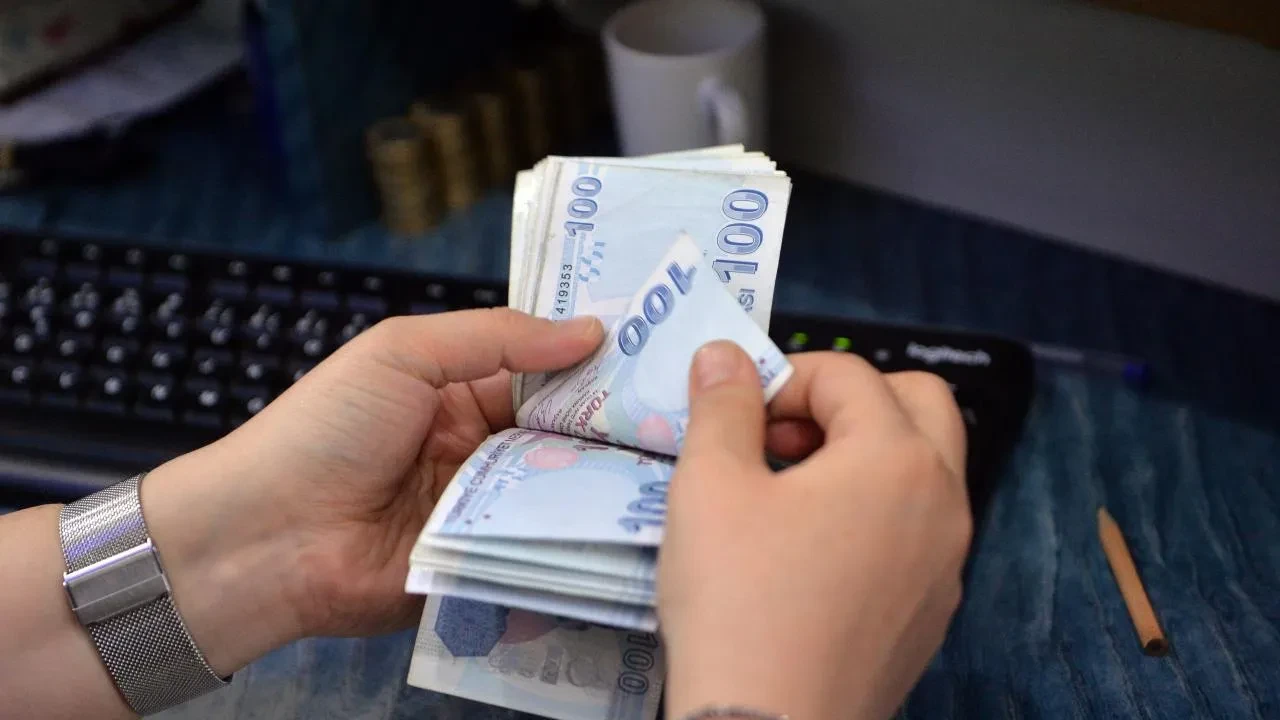 Yeni emeklilik ve prim düzenlemesi! 400 binden fazla kişiyi ilgilendiriyor: Şartlar belli oldu