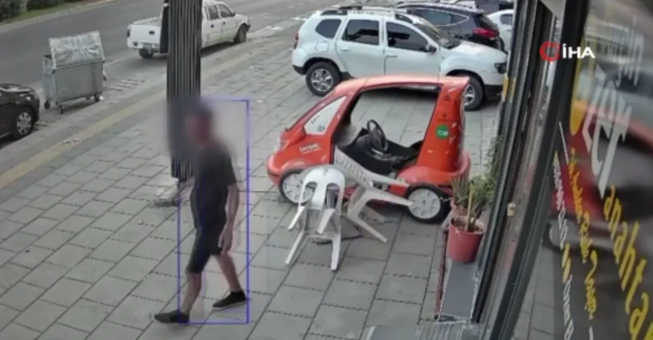 Dükkanın önünde 100 bin Liralık çantayı unuttu!