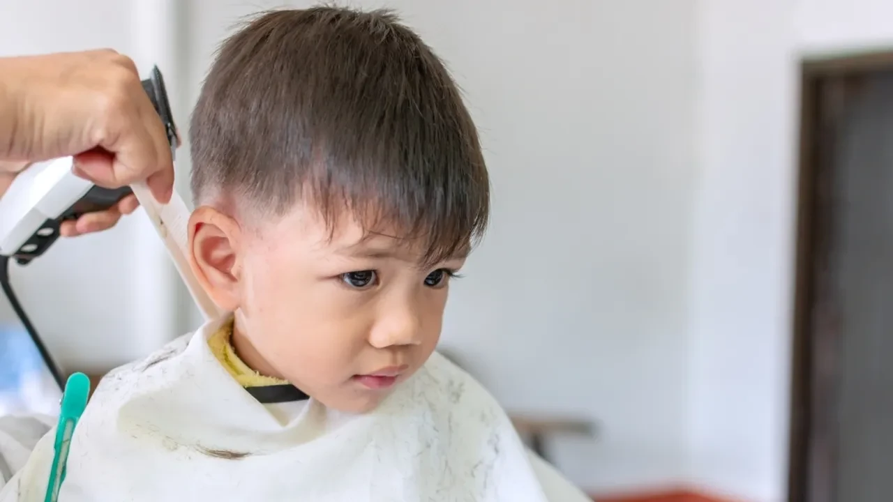 hafif kaküllü saç modeli
