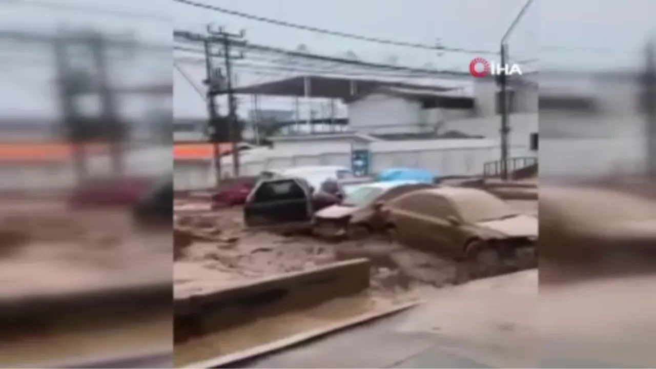 Araçlar metrelerce sürüklendi! Şili’yi sel vurdu