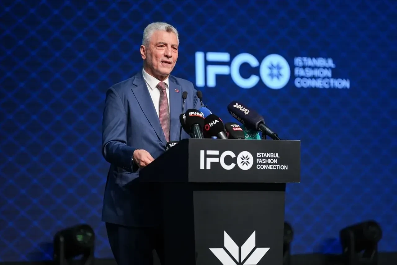 Bakan Bolat: Tekstil ve giyim sektörüne çok önem veriyoruz
