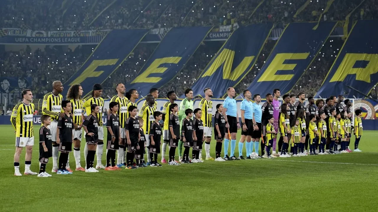 Fenerbahçe turu Fransa'ya bıraktı! Sarı-lacivertliler, Lyon ile berabere kaldı