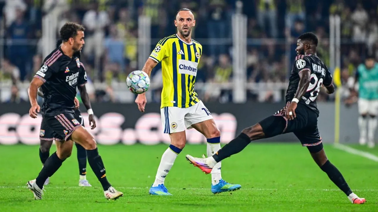 Fenerbahçe turu Fransa'ya bıraktı! Sarı-lacivertliler, Lyon ile berabere kaldı