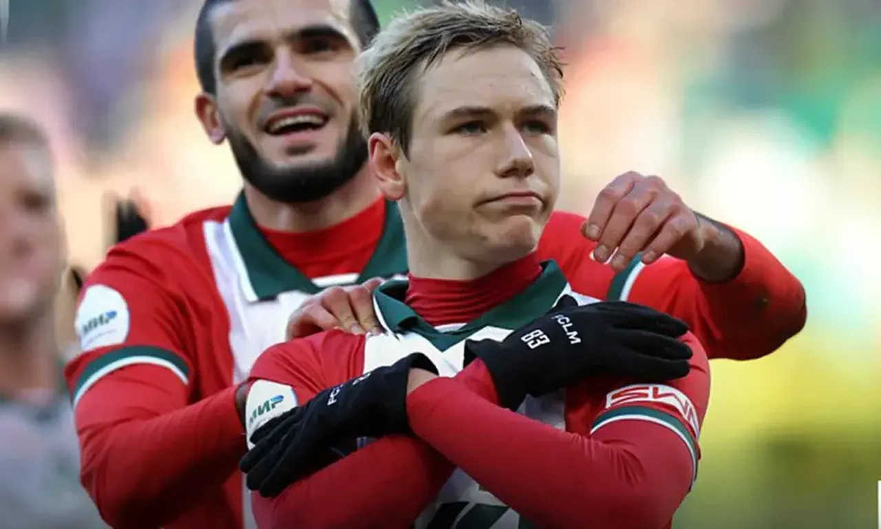 Frankfurt ile Galatasaray karşı karşıya: Can Uzun transferinde fark belli oldu!