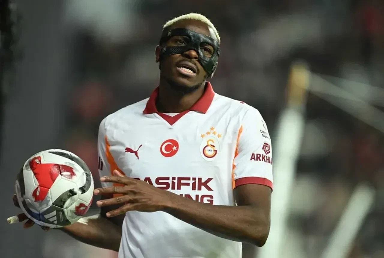 Galatasaray'da Osimhen depremi! Yıldız golcüye 150 milyon euroluk teklif: Yönetim kararını verdi
