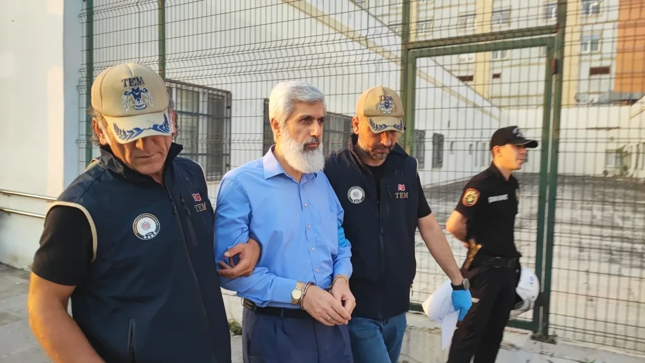 Gözaltına alınan Alparslan Kuytul, Cumhurbaşkanı Erdoğan'ı böyle tehdit etmiş! Görüntüler yeniden gündem oldu
