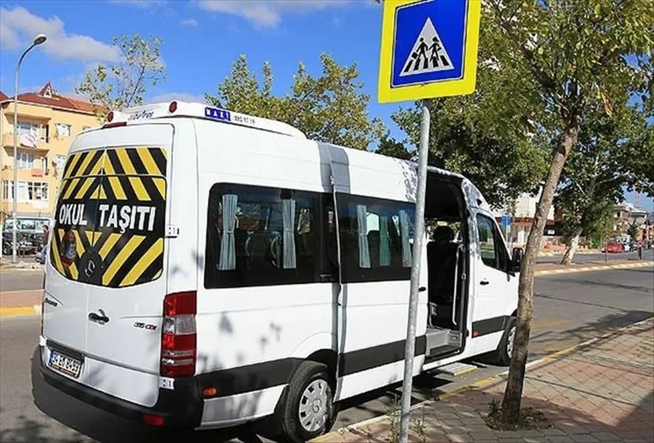 Okul servis fiyatları belli oldu: Bazı güzergahlar yıllık 93 bin lirayı buluyor