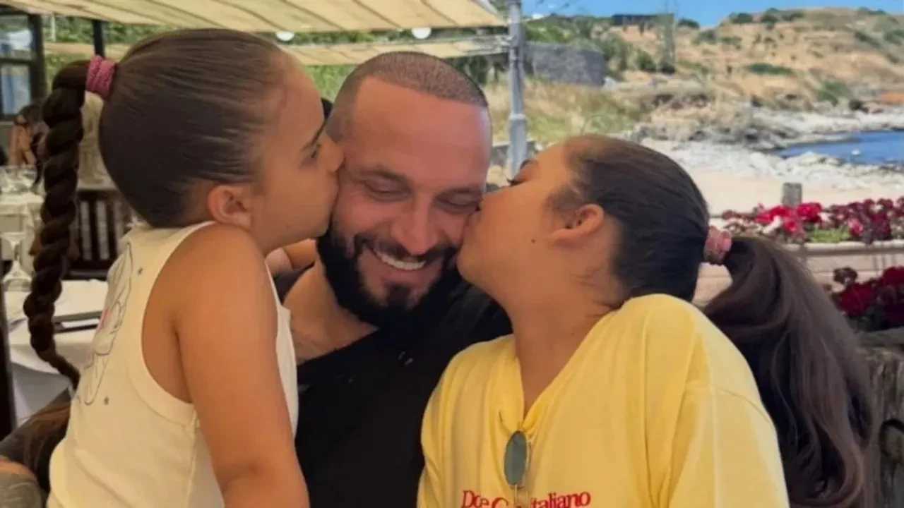 Şarkıcı Berkay Şahin üçüncü kez baba oldu! Kızına Mihre ismini koydu