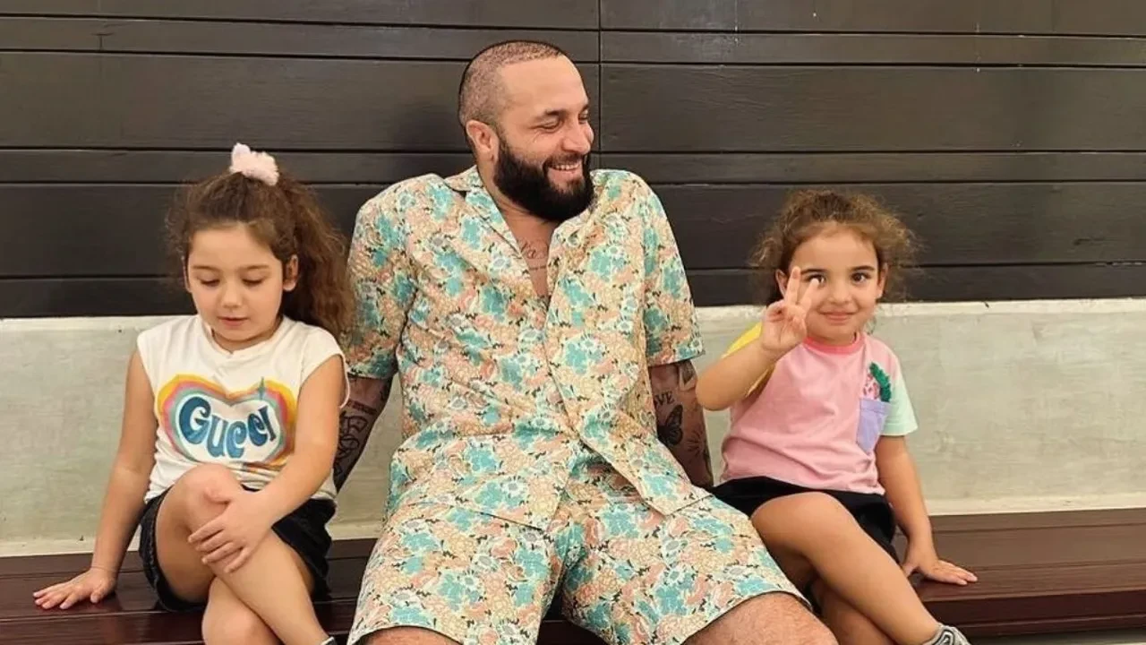 Şarkıcı Berkay Şahin üçüncü kez baba oldu! Kızına Mihre ismini koydu