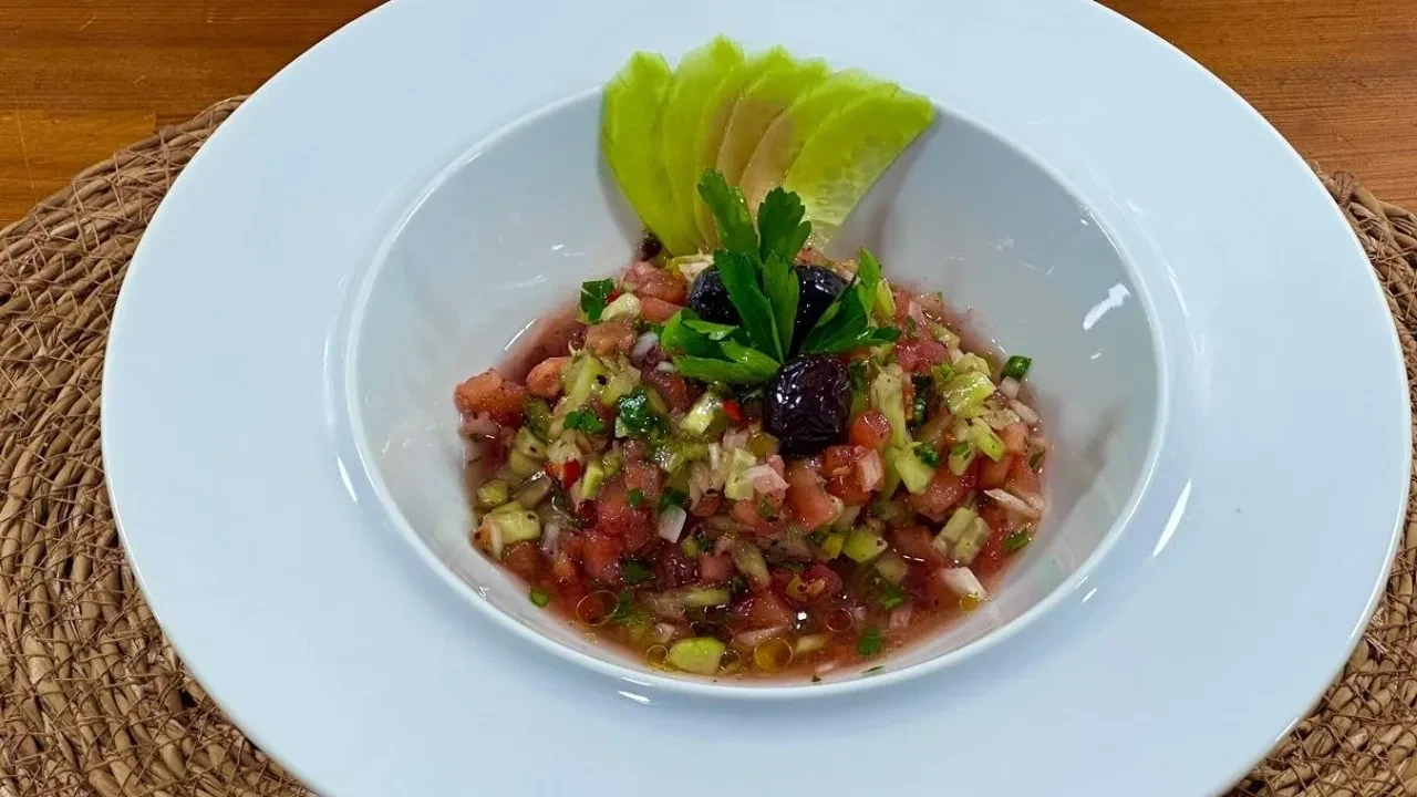 Ana yemeği unutturacak yaz salatası! Sıcak havaların hafif ve doyurucu lezzeti