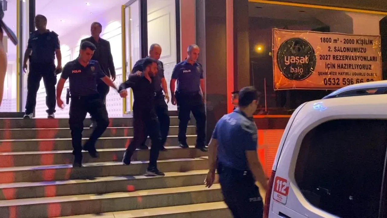 Düğün kana bulandı! Oyun havası kavgasında 3 kişi bıçaklandı