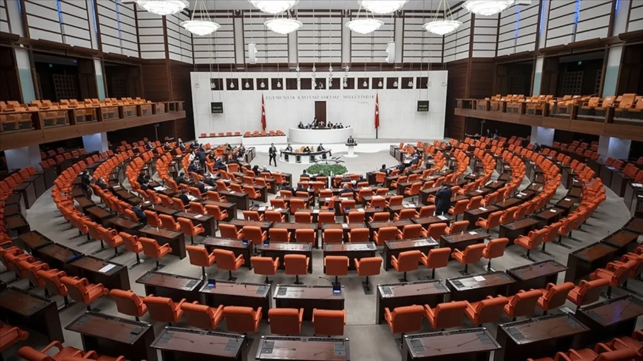 Evlilik yemini yasaklansın, Ege isimleri Efe olsun: Meclis’e gelen dilekçeler şaşkına çevirdi