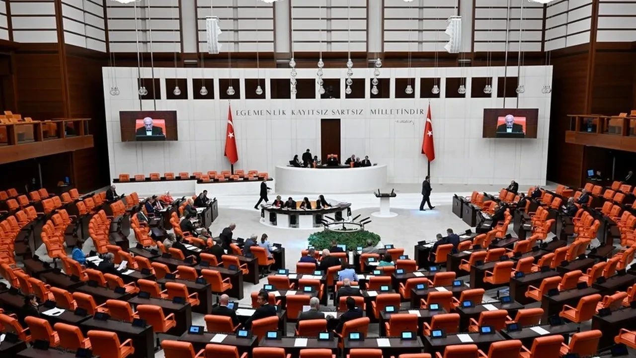 Evlilik yemini yasaklansın, Ege isimleri Efe olsun: Meclis’e gelen dilekçeler şaşkına çevirdi