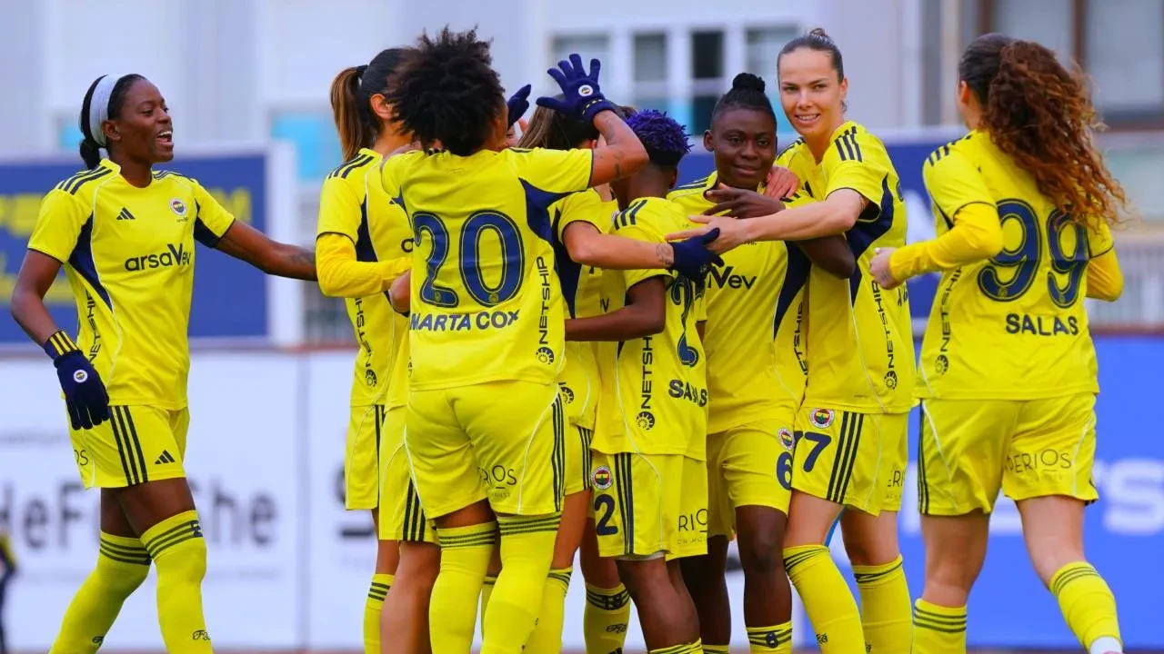 Fenerbahçe, Macar yıldızı açıkladı! 28 yaşındaki futbolcu sarı-lacivertlilere imza attı