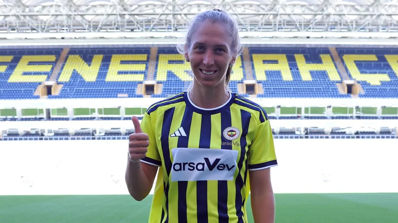 Fenerbahçe, Macar yıldızı açıkladı! 28 yaşındaki futbolcu sarı-lacivertlilere imza attı