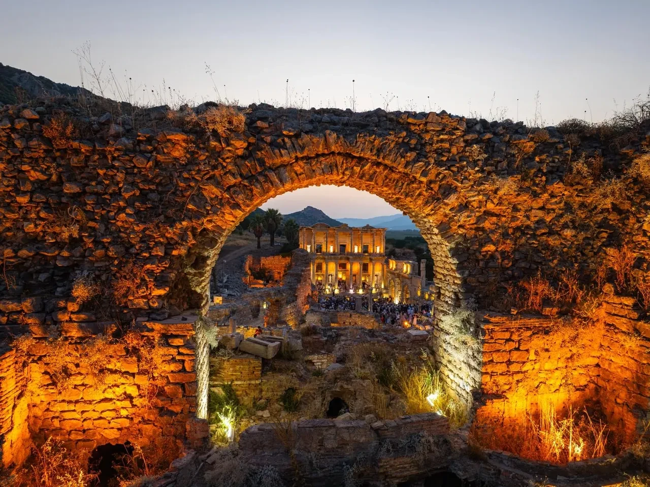 Gece müzeciliğinde Efes rekoru: 213 bin ziyaretçi ile dünyaya örnek oldu
