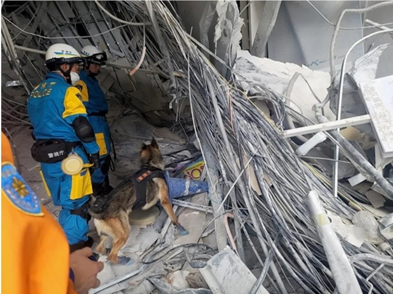 Japonya'da 7,1 büyüklüğündeki depremde can kaybı arttı! 359 sarsıntı kaydedildi