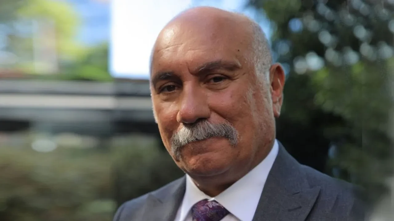 Mustafa Avkıran Uzak Şehir oyuncu kadrosunda yer alacak! Usta oyuncu Uzak Şehir’in Kartal’ı olacak