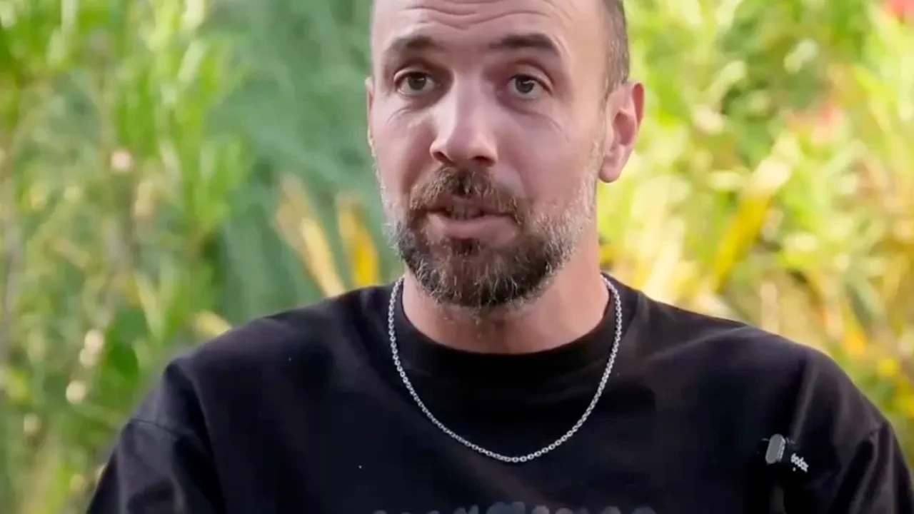 Survivor Sercan Yıldırım hırsızlık yaptığını itiraf etti! Bakın Beyza neden adadan adaya yüzmüş