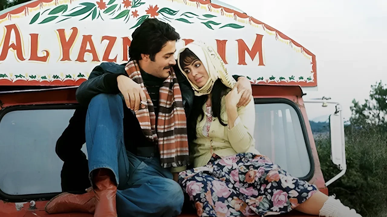 1984’ün Yeşilçam yıldızlarının kazançları ortaya çıktı! Film başına aldıkları ücretler, bugünün parasıyla dudak uçuklattı