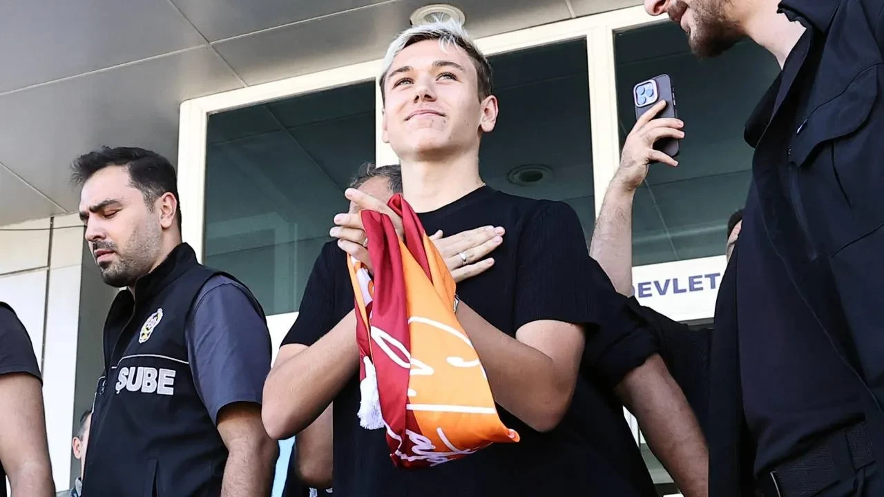Galatasaray, Batrakov'u kadrosuna kattı! Genç oyuncuyla 5 yıllık sözleşme imzalandı