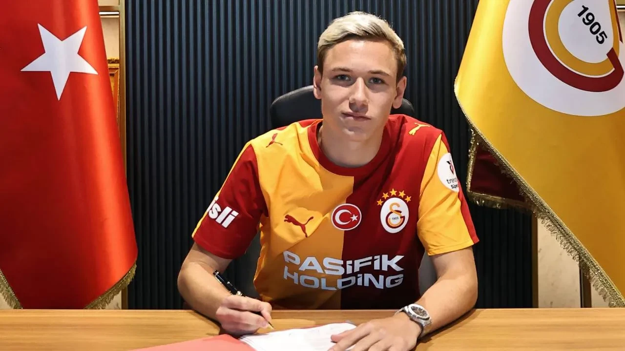 Galatasaray, Batrakov'u kadrosuna kattı! Genç oyuncuyla 5 yıllık sözleşme imzalandı