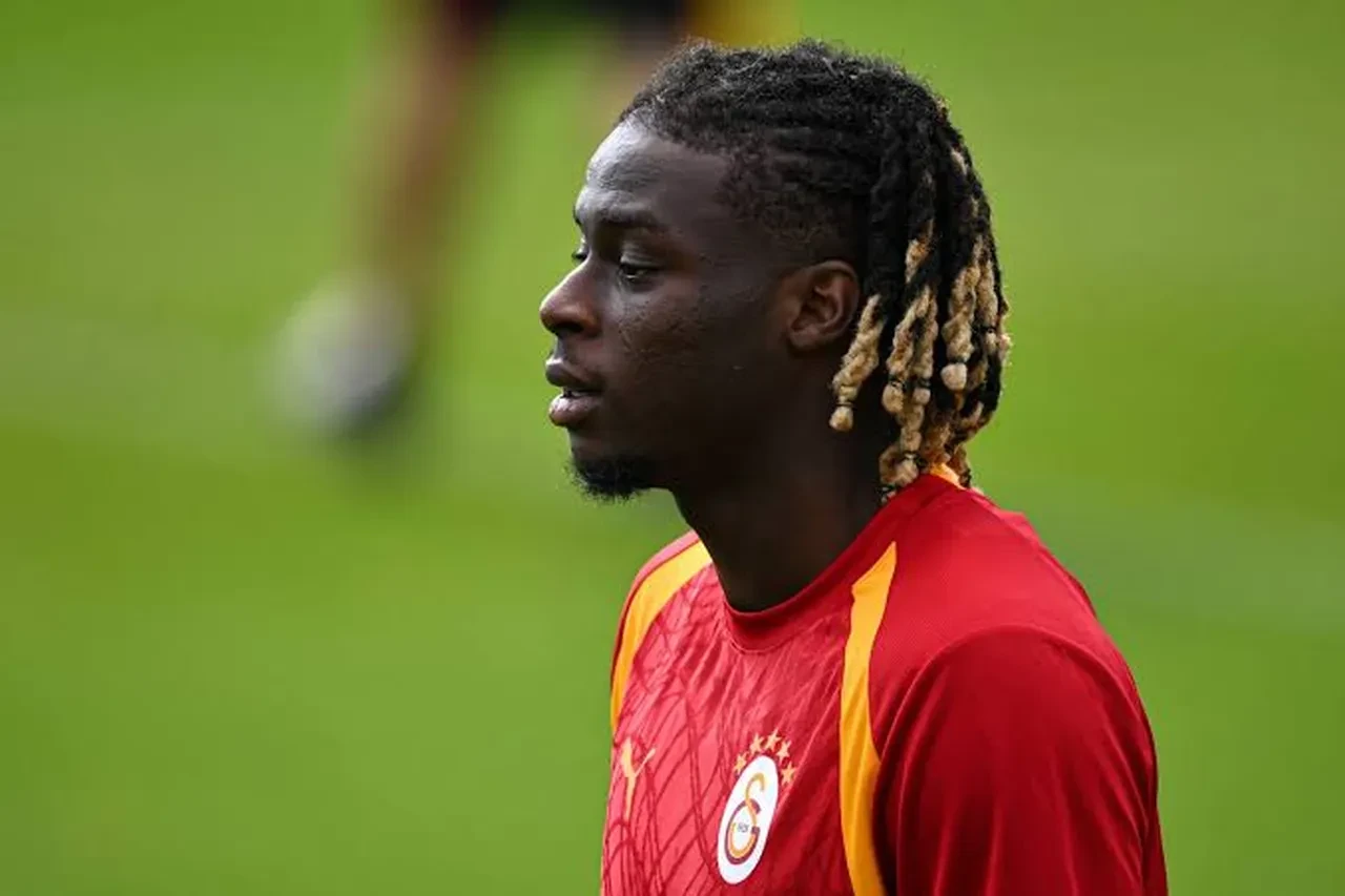 Galatasaray'da sürpriz ayrılık: Geldiği gibi gidiyor!