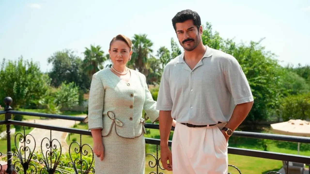 Güneşin Doğduğu Yer setinden Burak Özçivit ve Sibel Taşçıoğlu fotoğrafı geldi! Anne-oğlu oynayacak ikilinin yaş farkı pes dedirtti