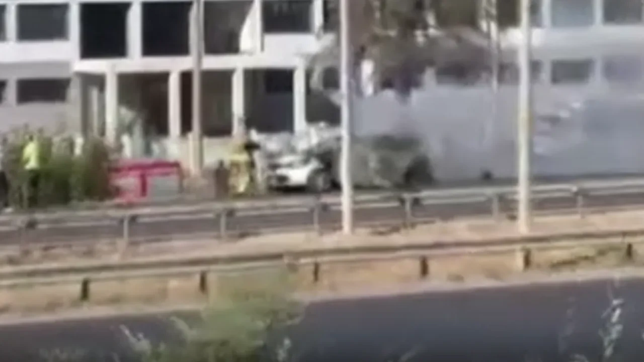 Otomobil bir anda alev aldı! 3 kişi yaralandı 