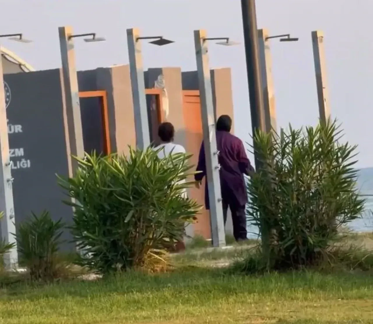 Plajda tesettürlü kadınları videoya çekip hakaret etmişlerdi: Savcılık harekete geçti