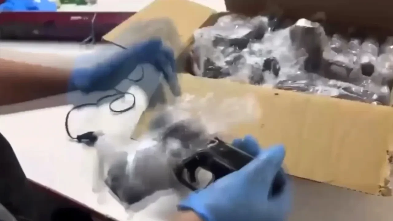 Tekstil atölyesinden cephanelik çıktı: 2 kişi gözaltında