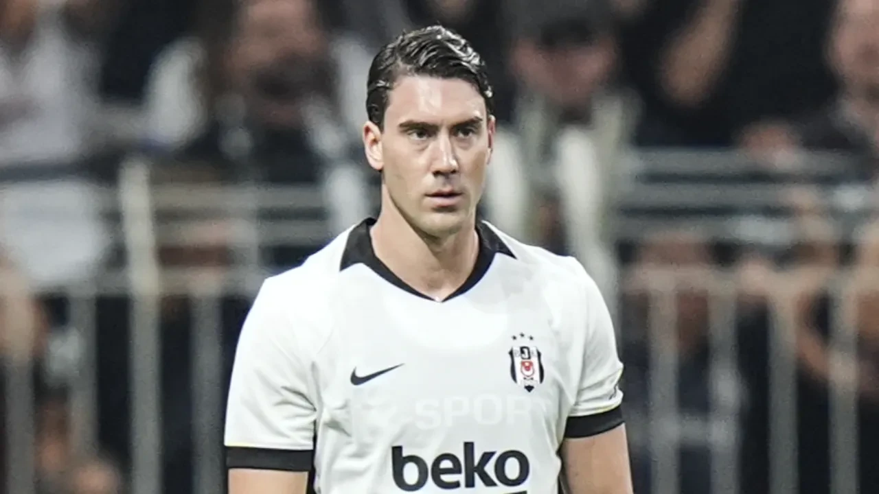 Vlahovic ilk kez Beşiktaş formasını giydi! Sırp golcü siftah yaptı