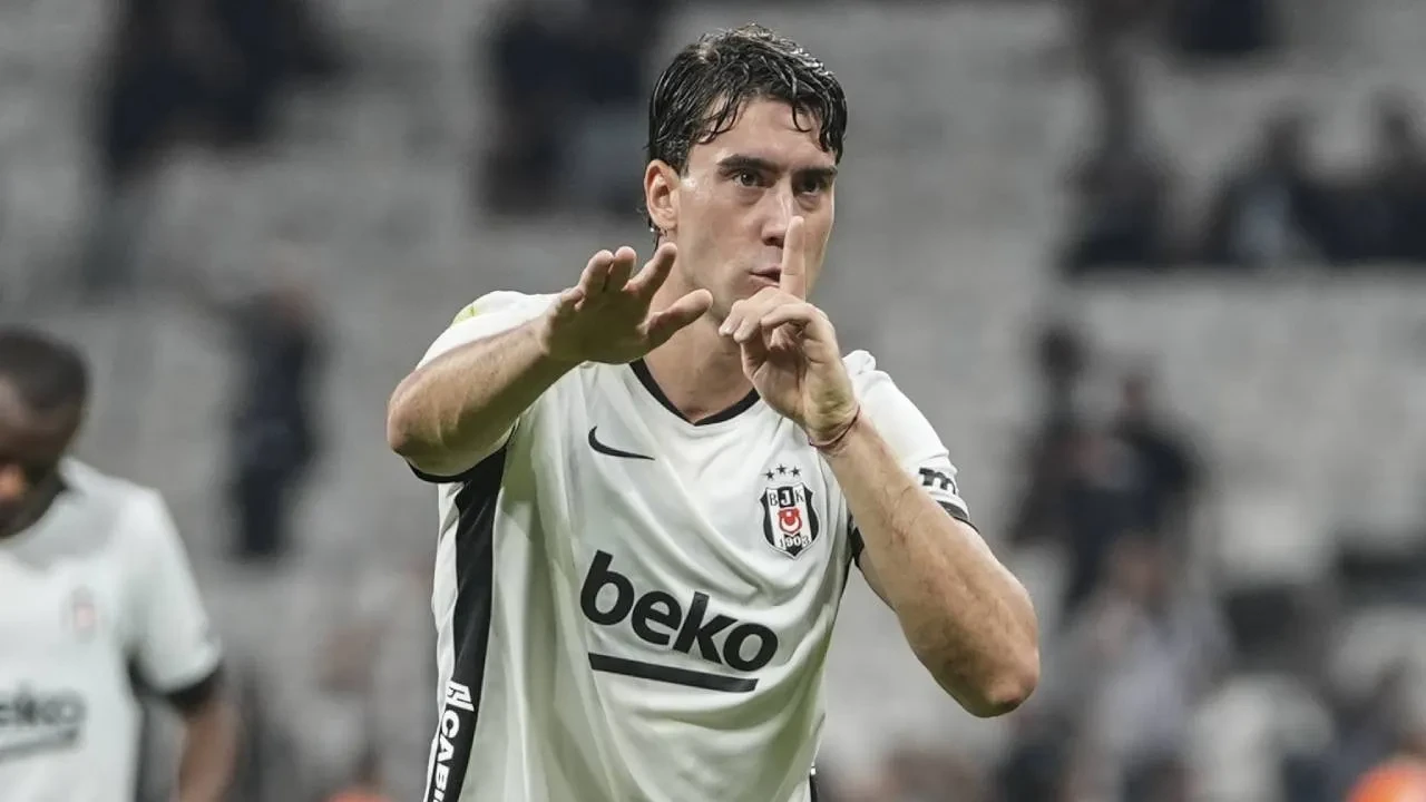 Vlahovic ilk kez Beşiktaş formasını giydi! Sırp golcü siftah yaptı