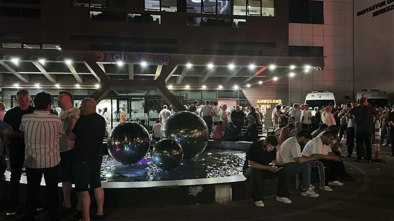 Yakınları hastaneye akın etti: Üvey oğlunun kurşunladığı adam hastanede hayatını kaybetti
