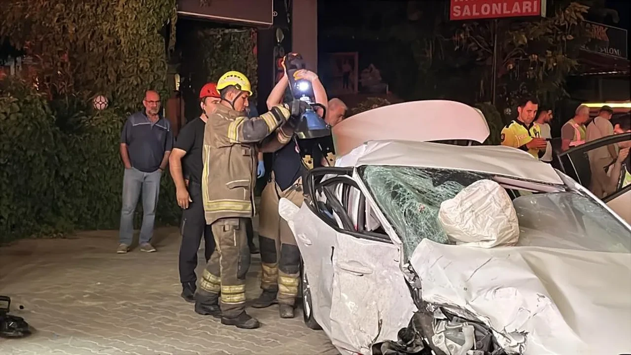 Bursa'da cip otomobile çarptı: 2 güvenlik görevlisi hayatını kaybetti