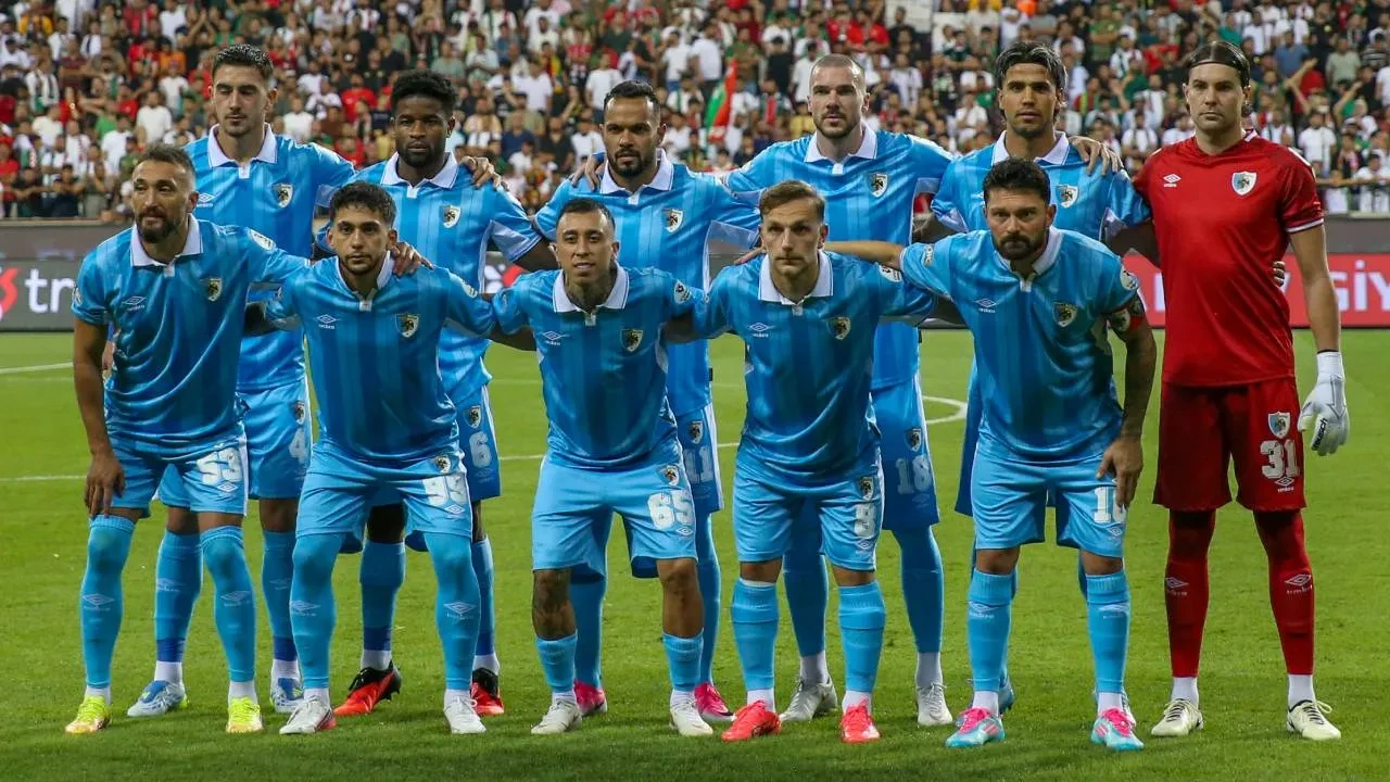CANLI MAÇ ANLATIMI | Erzurumspor FK ile Galatasaray karşı karşıya geliyor