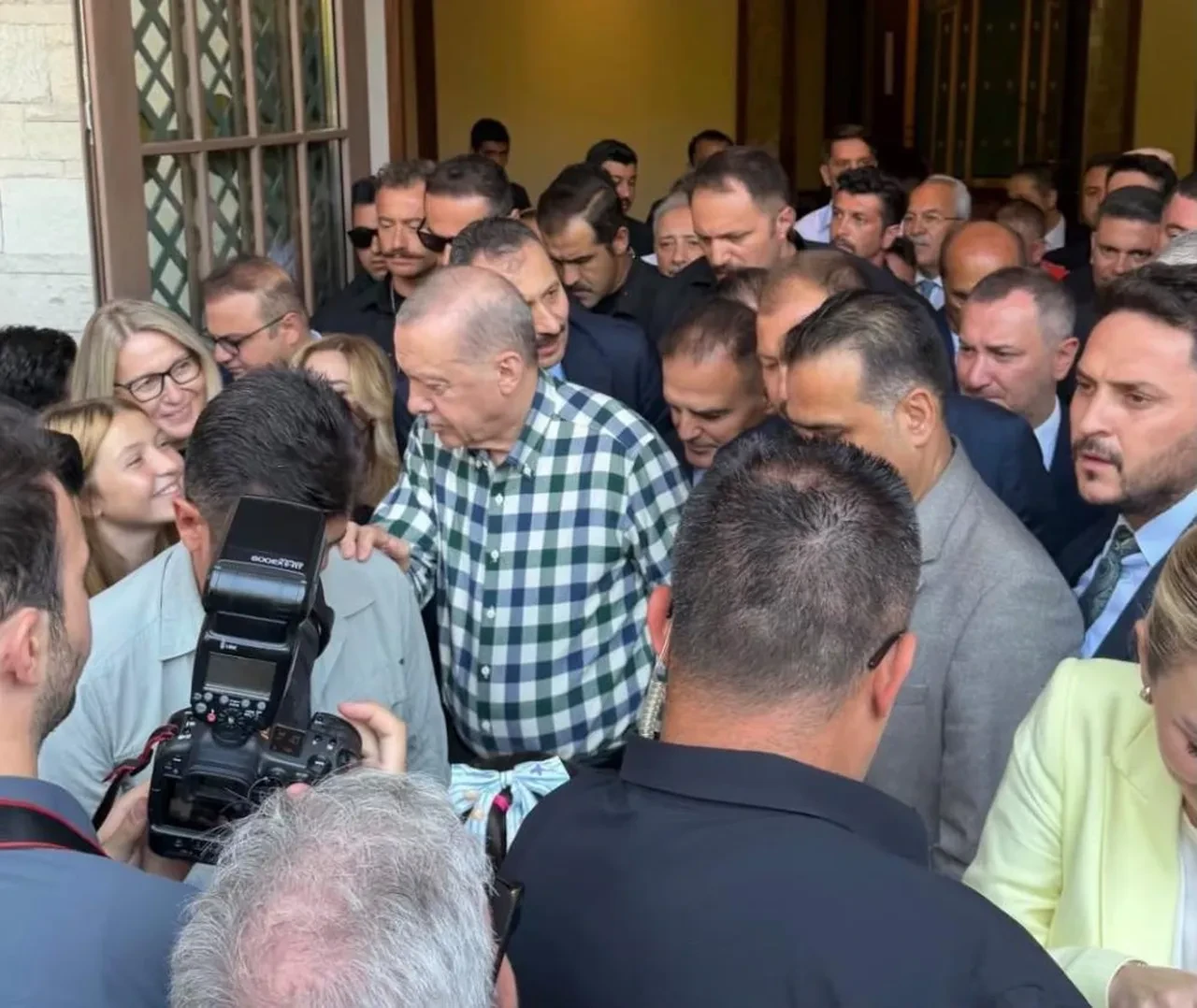 Cumhurbaşkanı Erdoğan'dan CHP'li Marmaris Belediye Başkanı'na AK Parti daveti: Gelmek istiyorsan kapımız açık