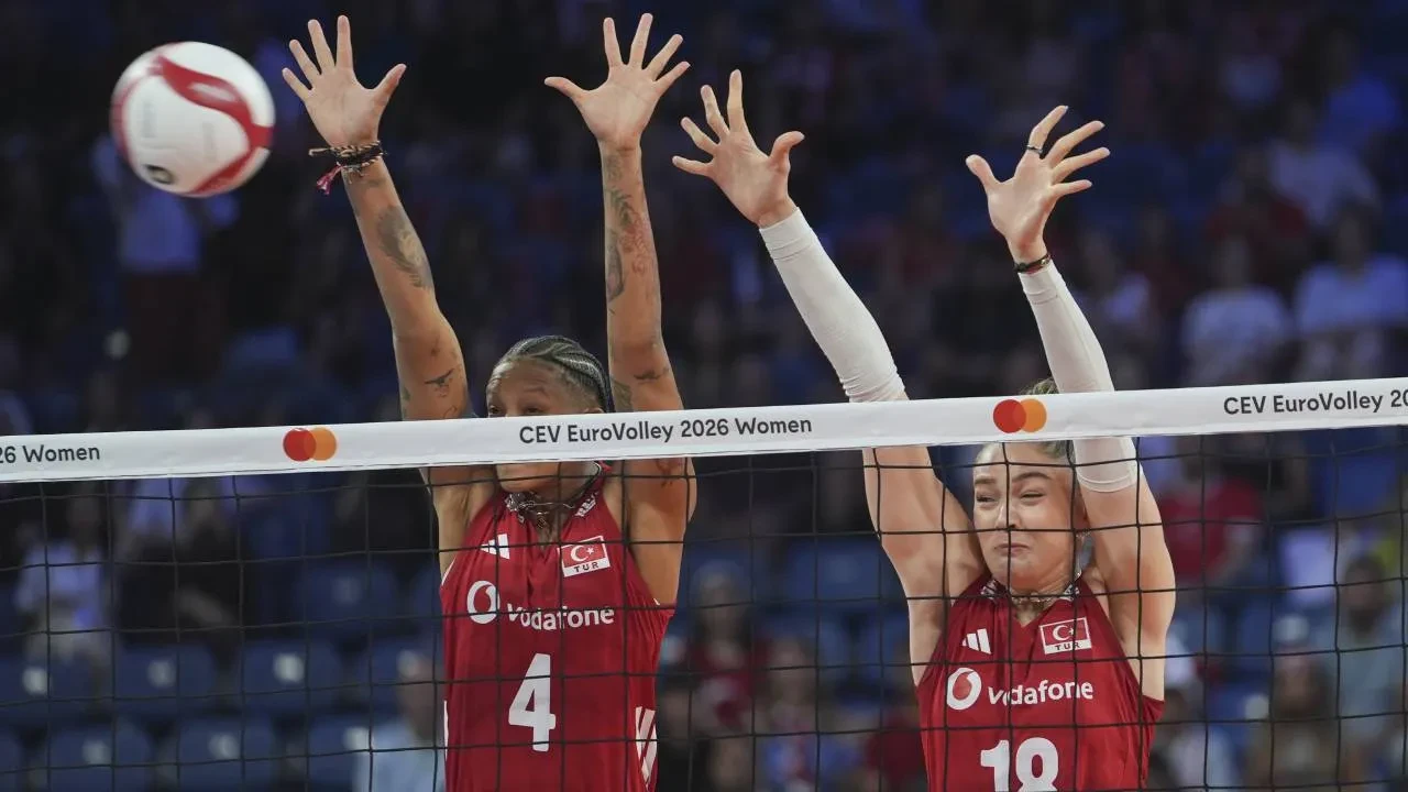 Filenin Sultanları, Letonya'yı devirdi! Türkiye, Avrupa Voleybol Şampiyonası'na galibiyetle başladı