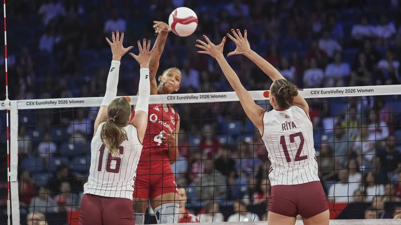 Filenin Sultanları, Letonya'yı devirdi! Türkiye, Avrupa Voleybol Şampiyonası'na galibiyetle başladı