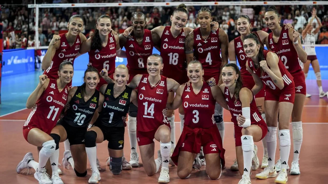 Filenin Sultanları'nda Santarelli, Letonya galibiyetini değerlendirdi! "İyi bir voleybol oynadığımızı düşünüyorum"