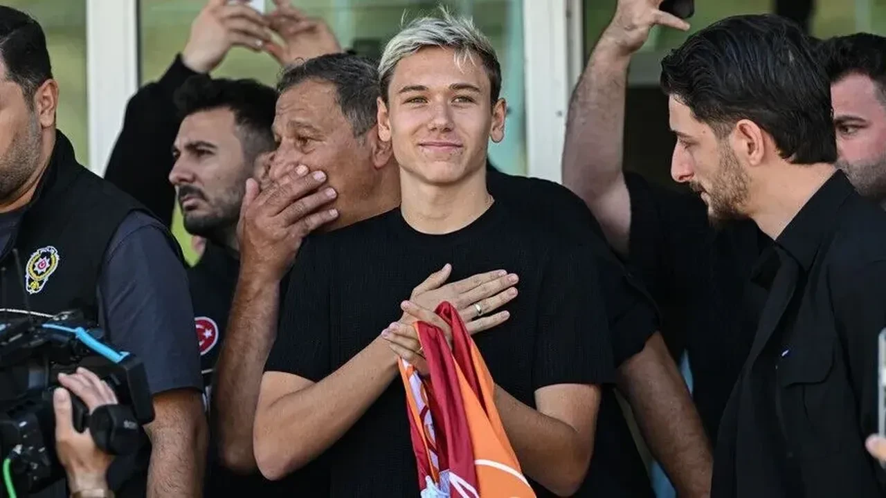Galatasaray'da Mertens'in veliahtı Batrakov! Serbest kalma maddesi dudak uçuklattı
