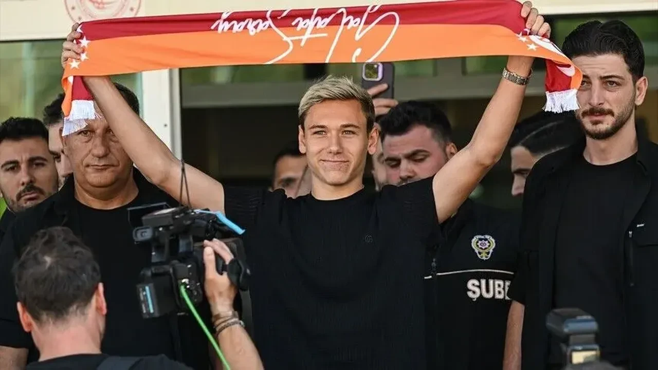 Galatasaray'da Mertens'in veliahtı Batrakov! Serbest kalma maddesi dudak uçuklattı